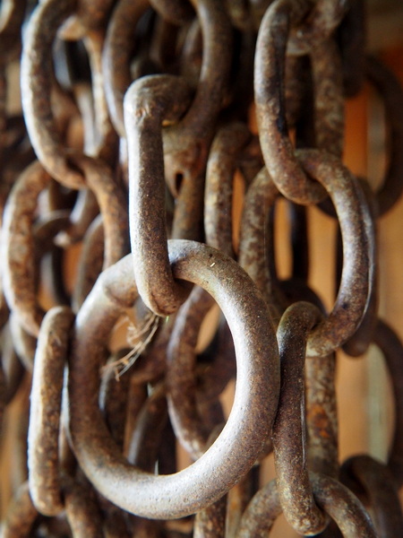 how much anchor chain does a ship have (1)