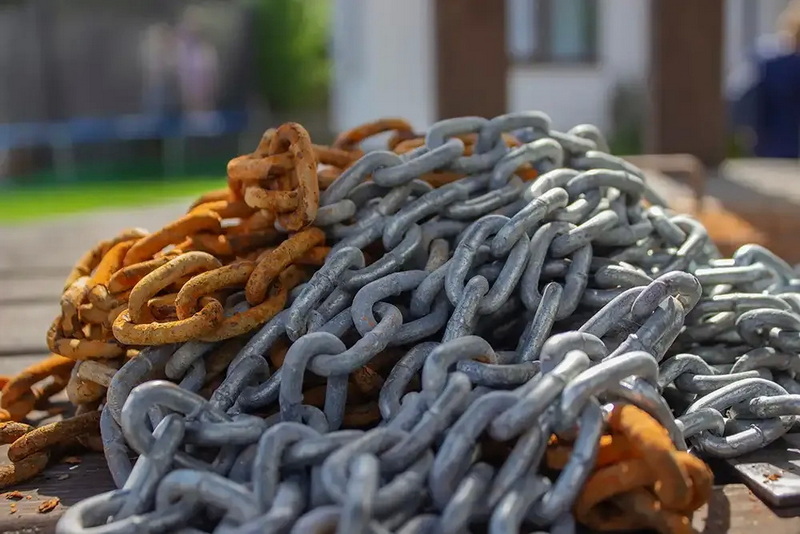 Stainless Steel vs Carbon Steel Anchor Chains: Pros and Cons
