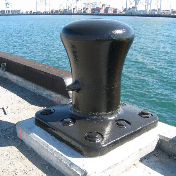 Top Bollard Manufacturers and Suppliers in Italy