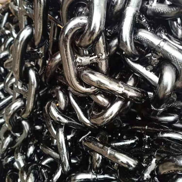 Choosing Between Galvanized and Black Anchor Chains